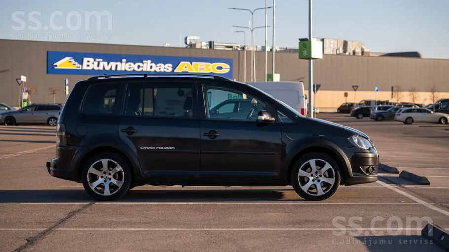 Volkswagen Cross Touran 2007 photo 2
