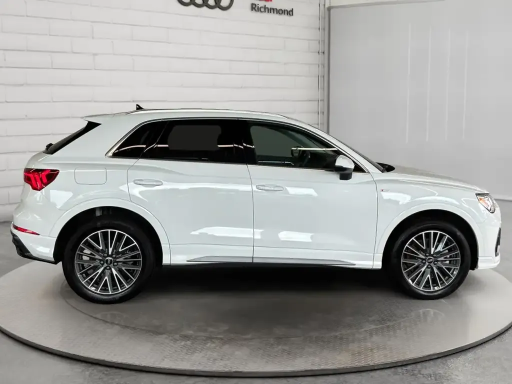 Audi Q3 2022 photo 4
