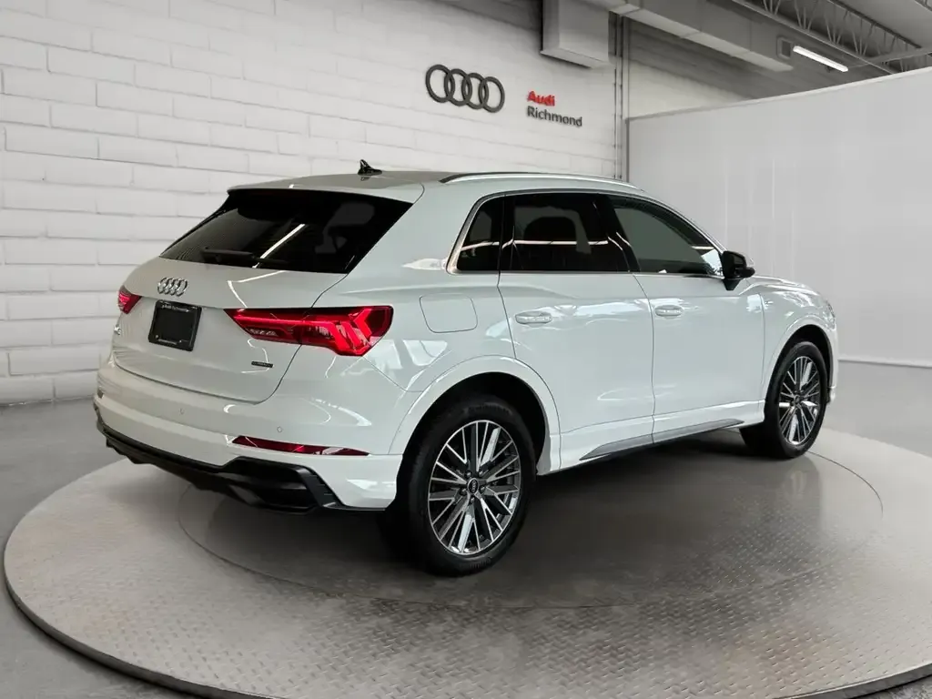 Audi Q3 2022 photo 5