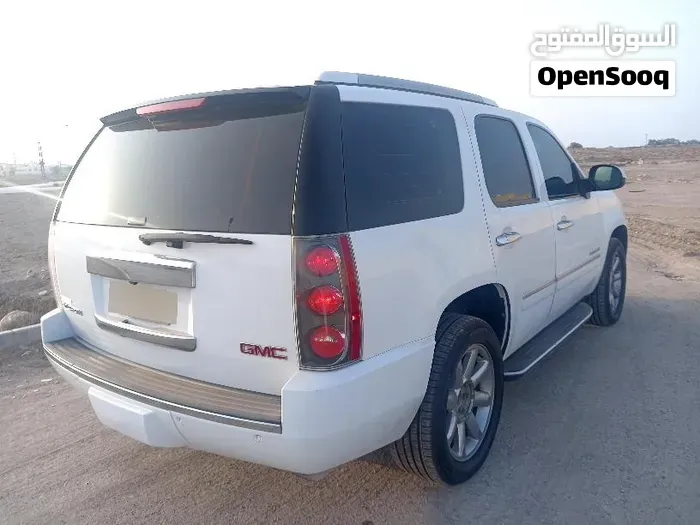 GMC Yukon Denali 2009 photo 4
