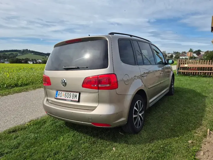 Volkswagen Touran 2013 photo 3