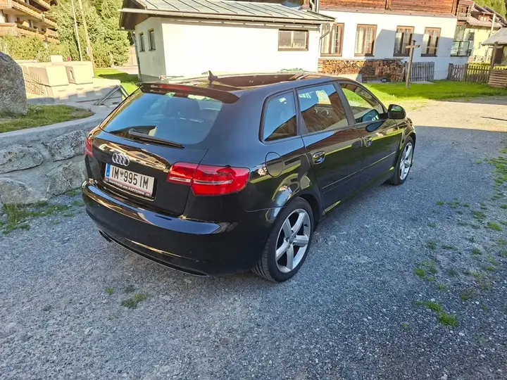 Audi A3 2010 photo 2