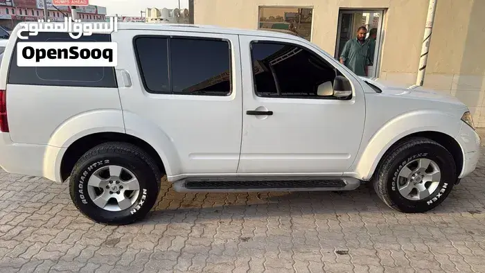 Nissan Pathfinder 2015 photo 2