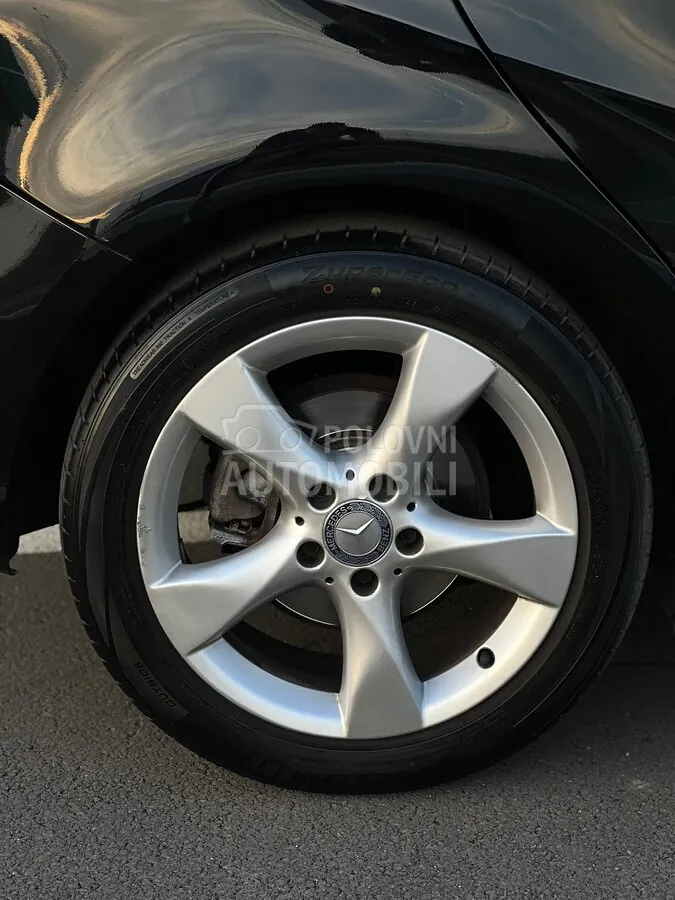 Mercedes-Benz B 200 2012 photo 5