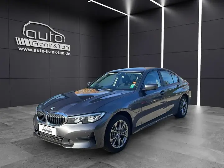 BMW 330E