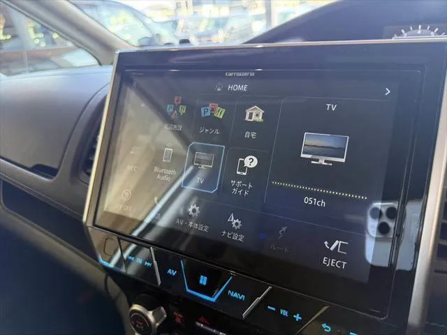 Nissan Serenade 2018 photo 5