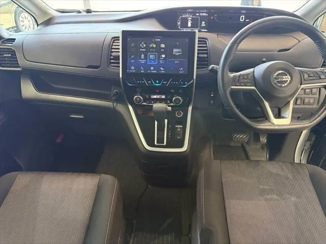 Nissan Serenade 2018 photo 3