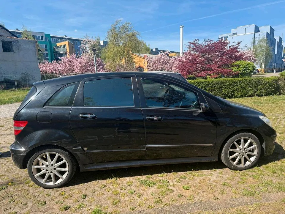Mercedes-Benz B 170