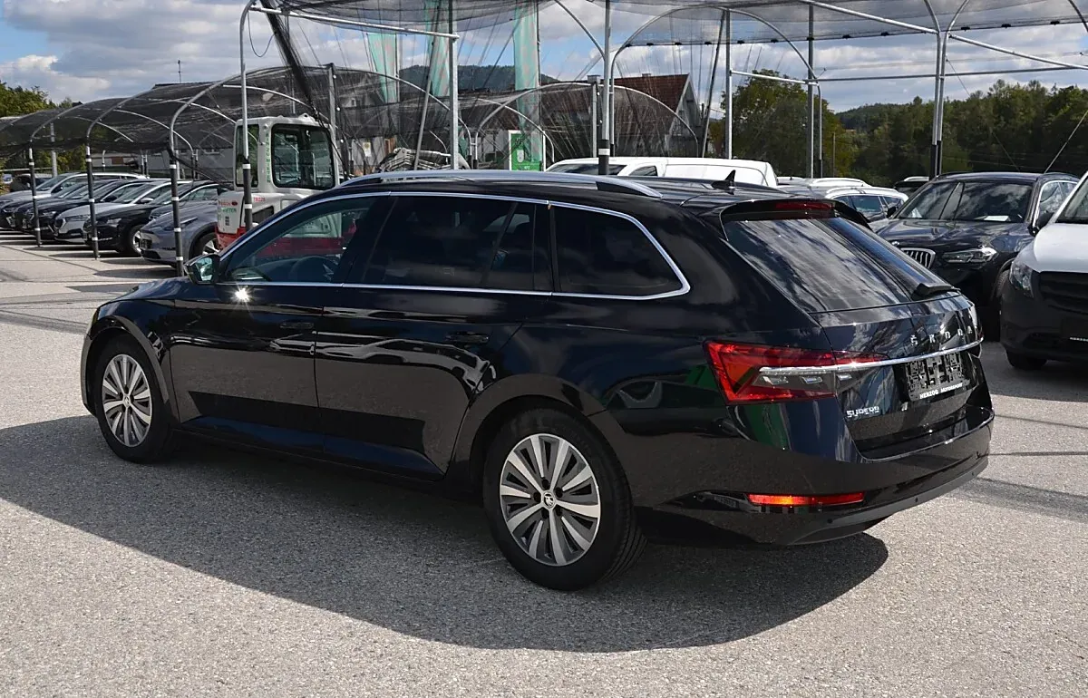 Skoda Superb 2023 photo 3