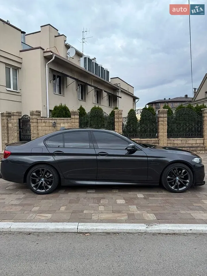 BMW 5 Series 2016 photo 2