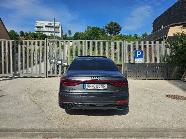 Audi A8 2021 photo 4