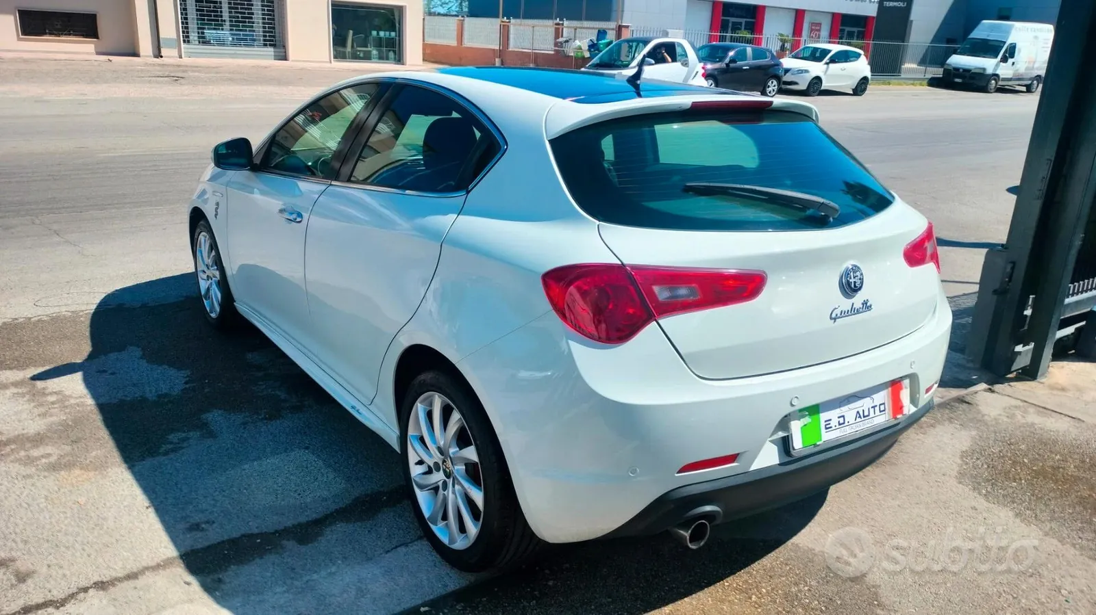 Alfa Romeo Giulietta 2011 photo 4