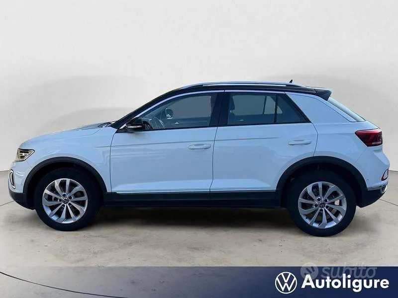 Volkswagen T-Roc 2023 photo 2