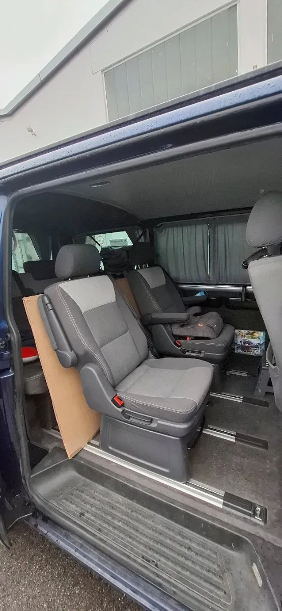 Volkswagen T5 2008 photo 2