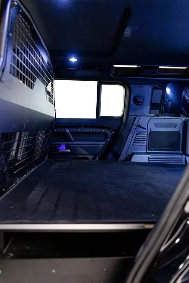 Land Rover Defender 110 2025 photo 5