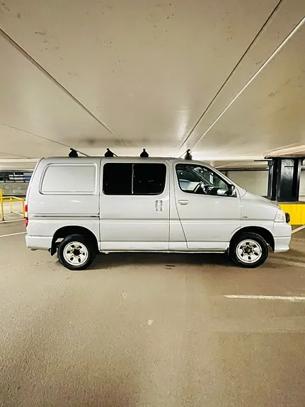 Toyota Hiace 2008 photo 5