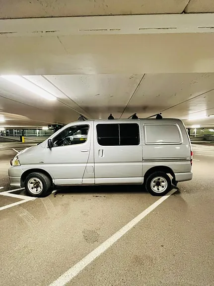 Toyota Hiace 2008 photo 4