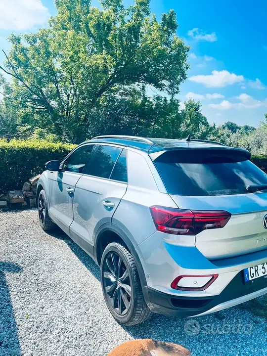 Volkswagen T-Roc 2023 photo 3