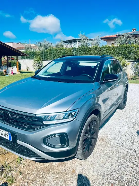 Volkswagen T-Roc 2023 photo 2