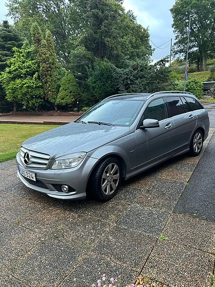 Mercedes-Benz C320