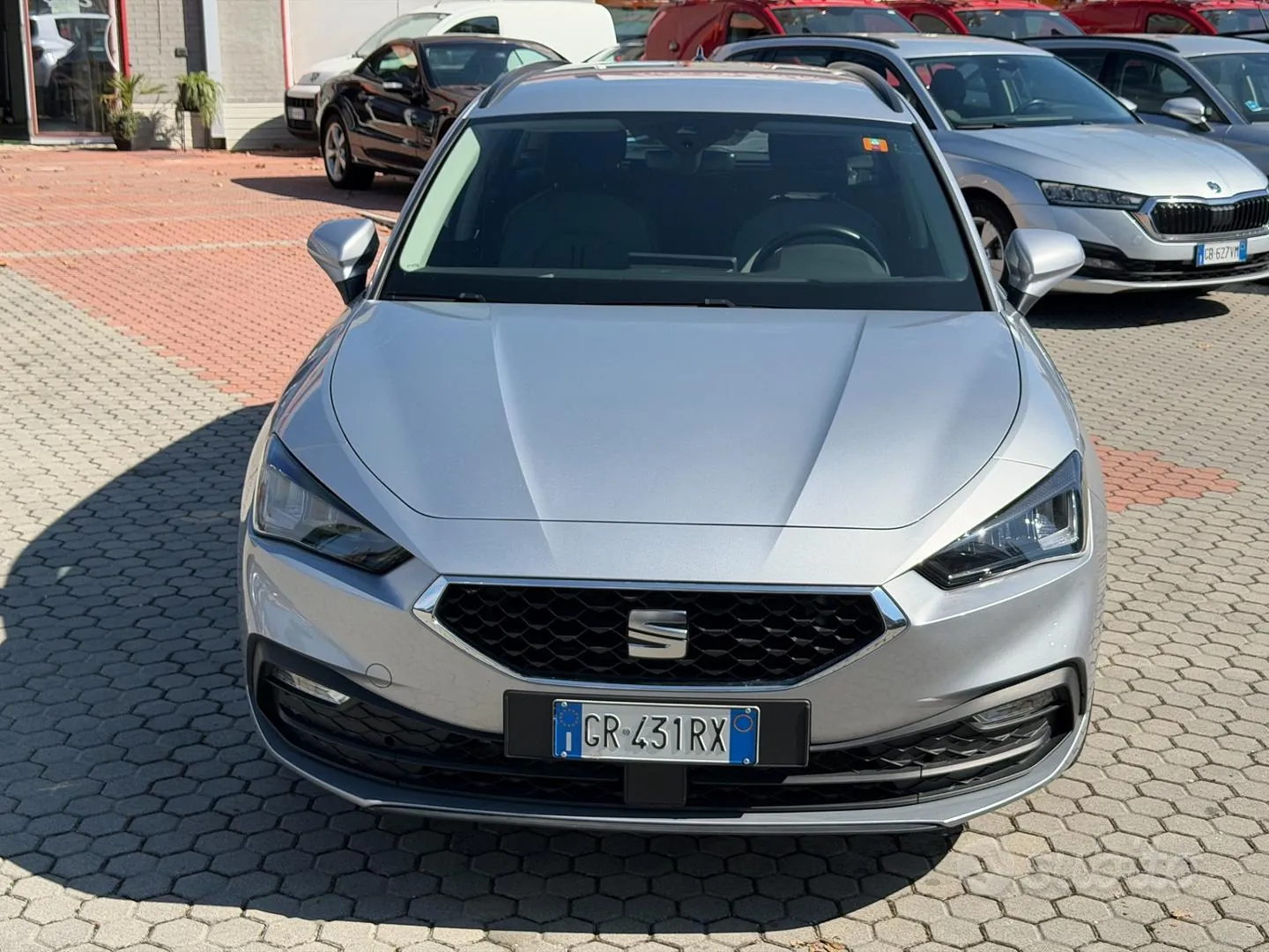 Seat Leon 2023 photo 2