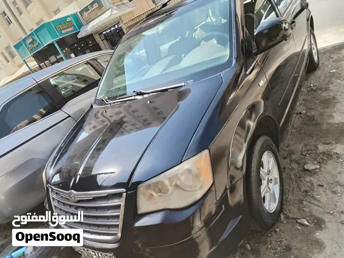 Chrysler Grand Voyager 2010 photo 2
