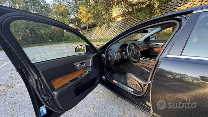 Jaguar Xf 2009 photo 4