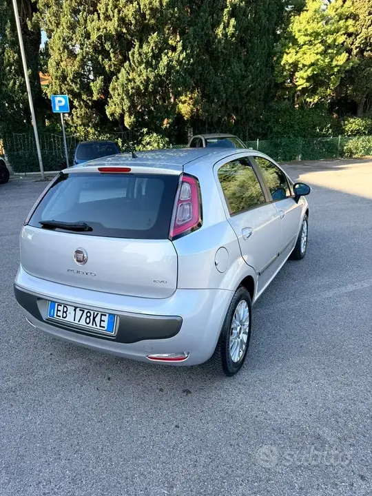 Fiat Punto Evo 2011 photo 4