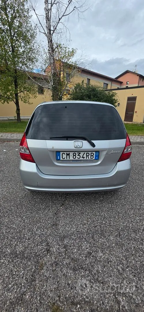 Honda Jazz 2004 photo 2