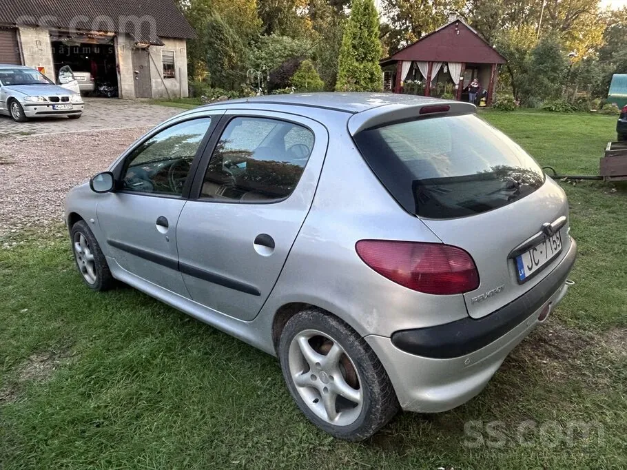 Peugeot 206 2002 photo 2