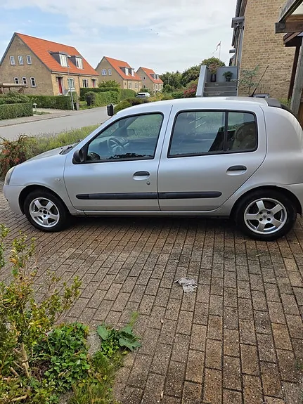 Renault Clio 2007 photo 4