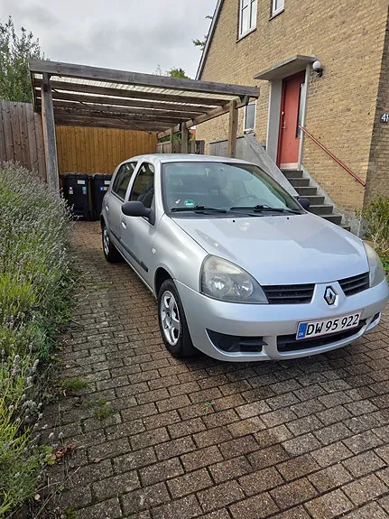 Renault Clio 2007 photo 2