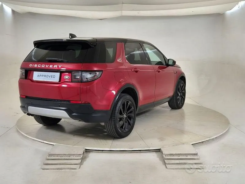 Land Rover Discovery Sport 2022 photo 2