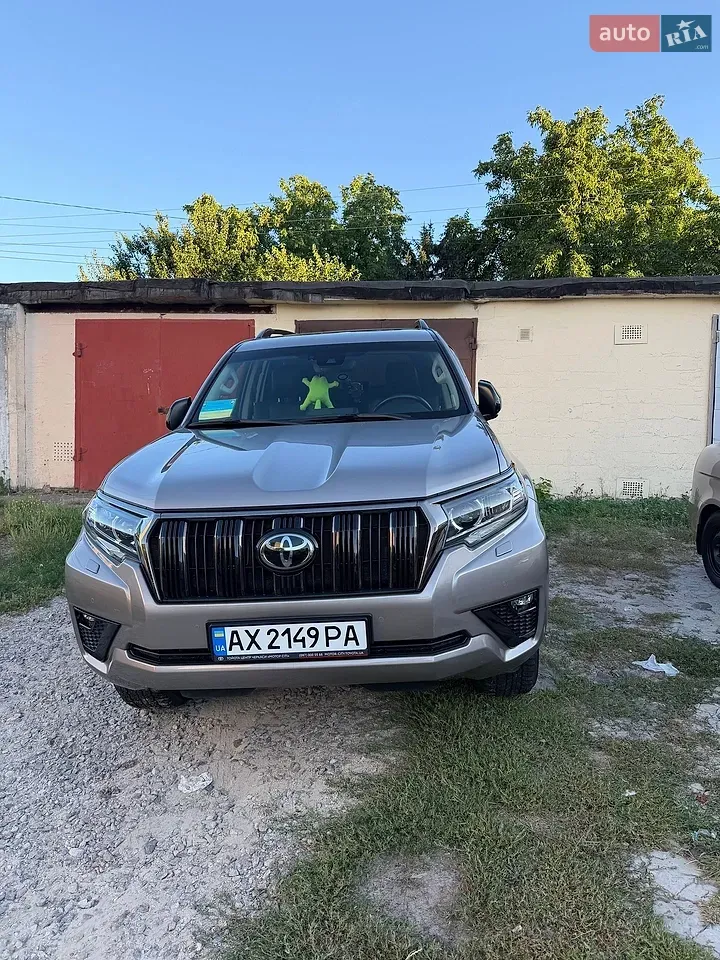 Toyota Land Cruiser Prado 2022 photo 2