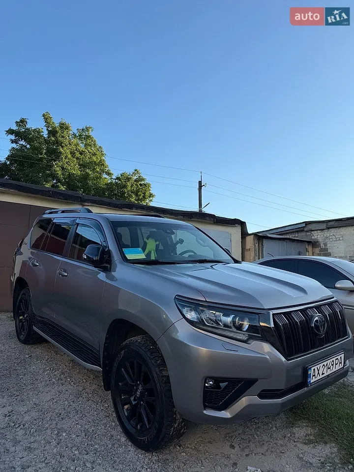 Toyota Land Cruiser Prado 2022 photo 3