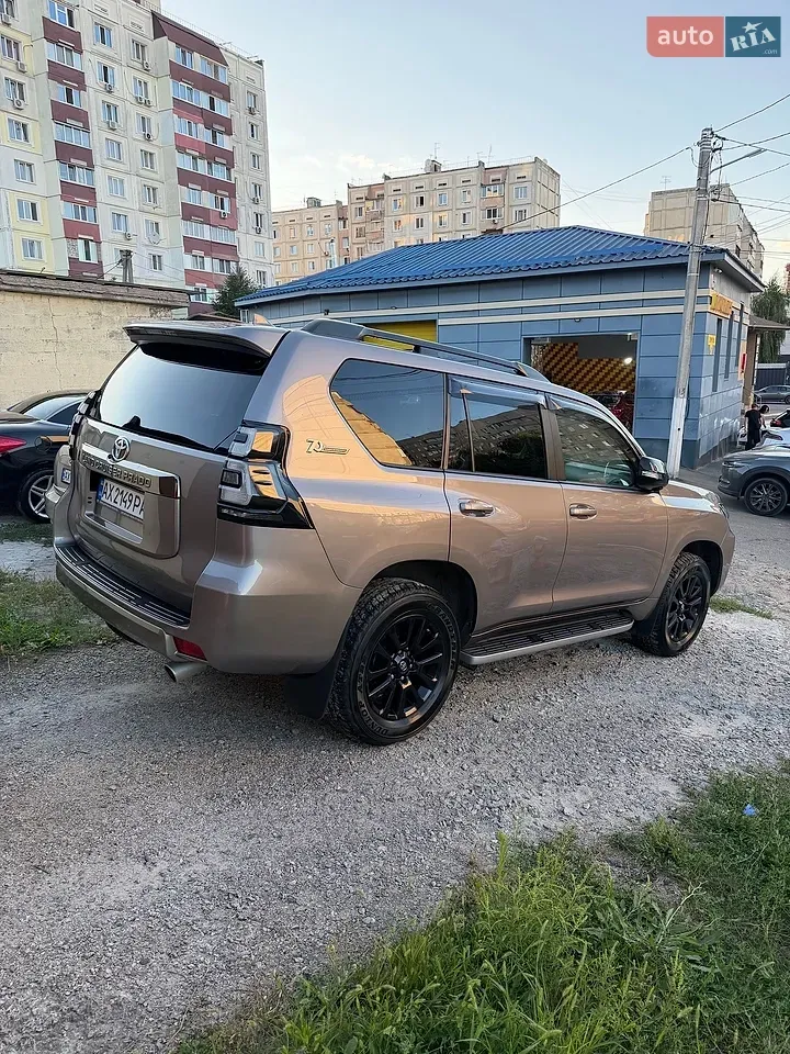 Toyota Land Cruiser Prado 2022 photo 4