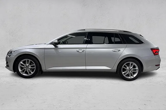 Skoda Superb 2023 photo 2