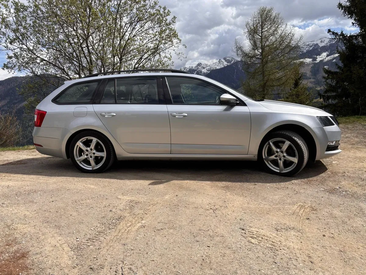 Skoda Octavia 2018 photo 2
