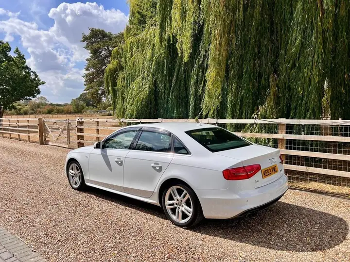 Audi A4 2013 photo 5