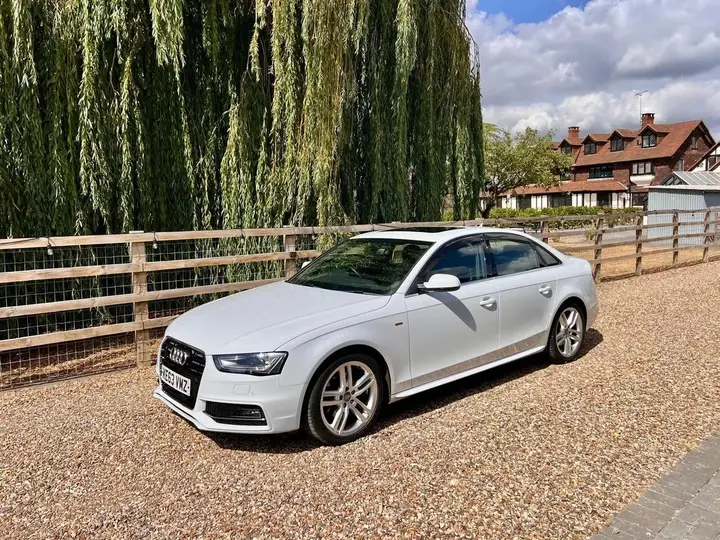 Audi A4 2013 photo 3