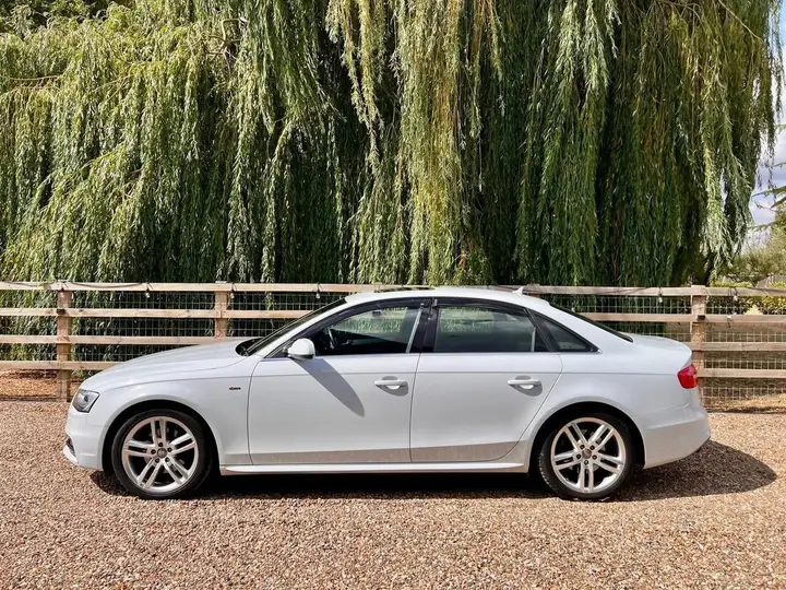 Audi A4 2013 photo 4