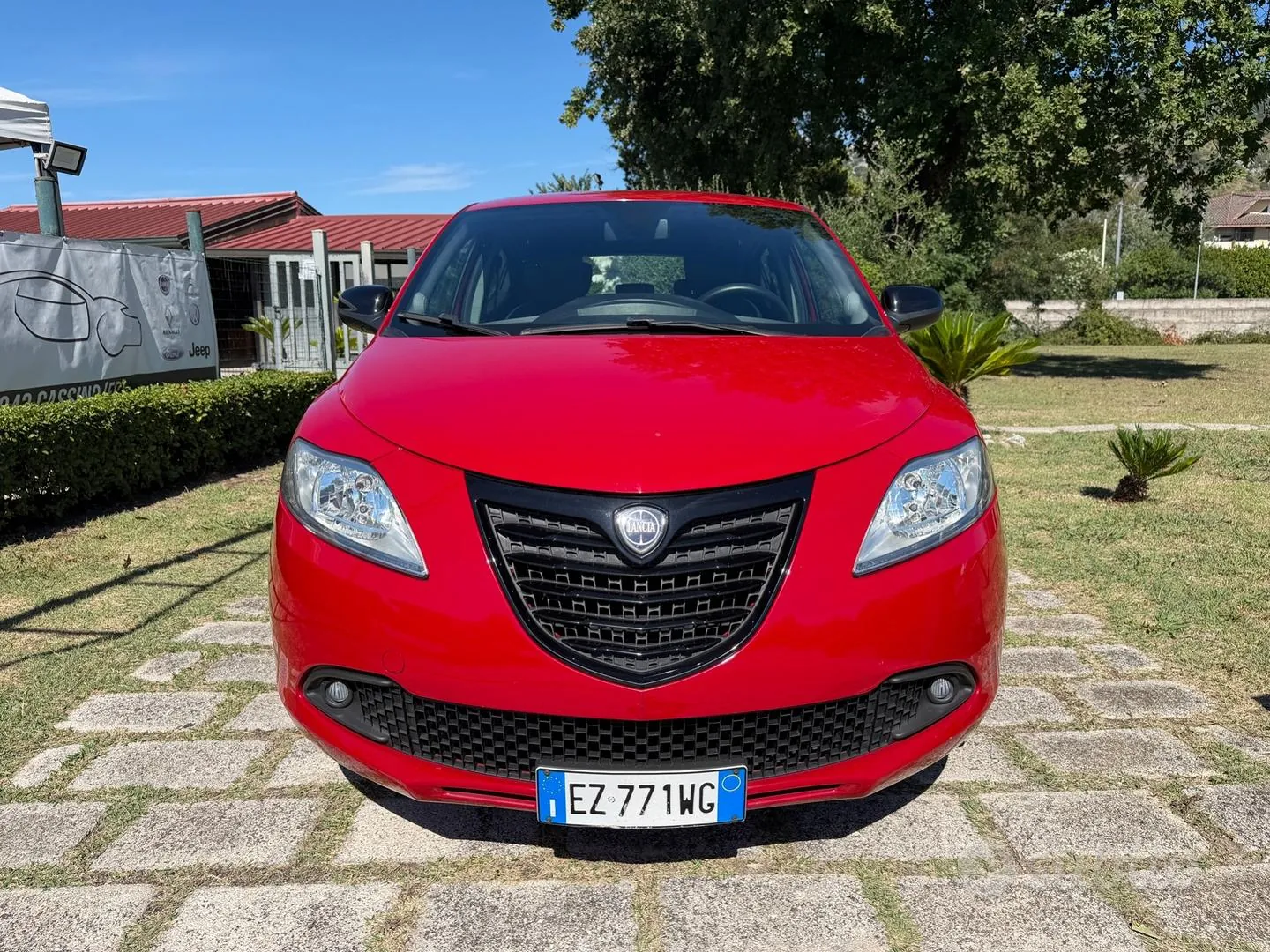 Lancia Ypsilon 2015 photo 2