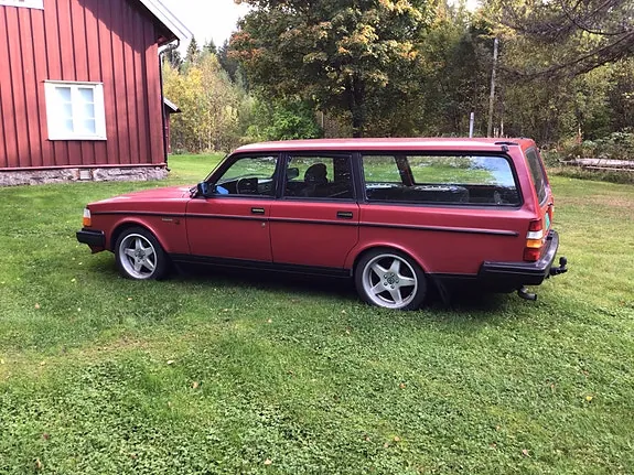 Volvo 240 1988 photo 4