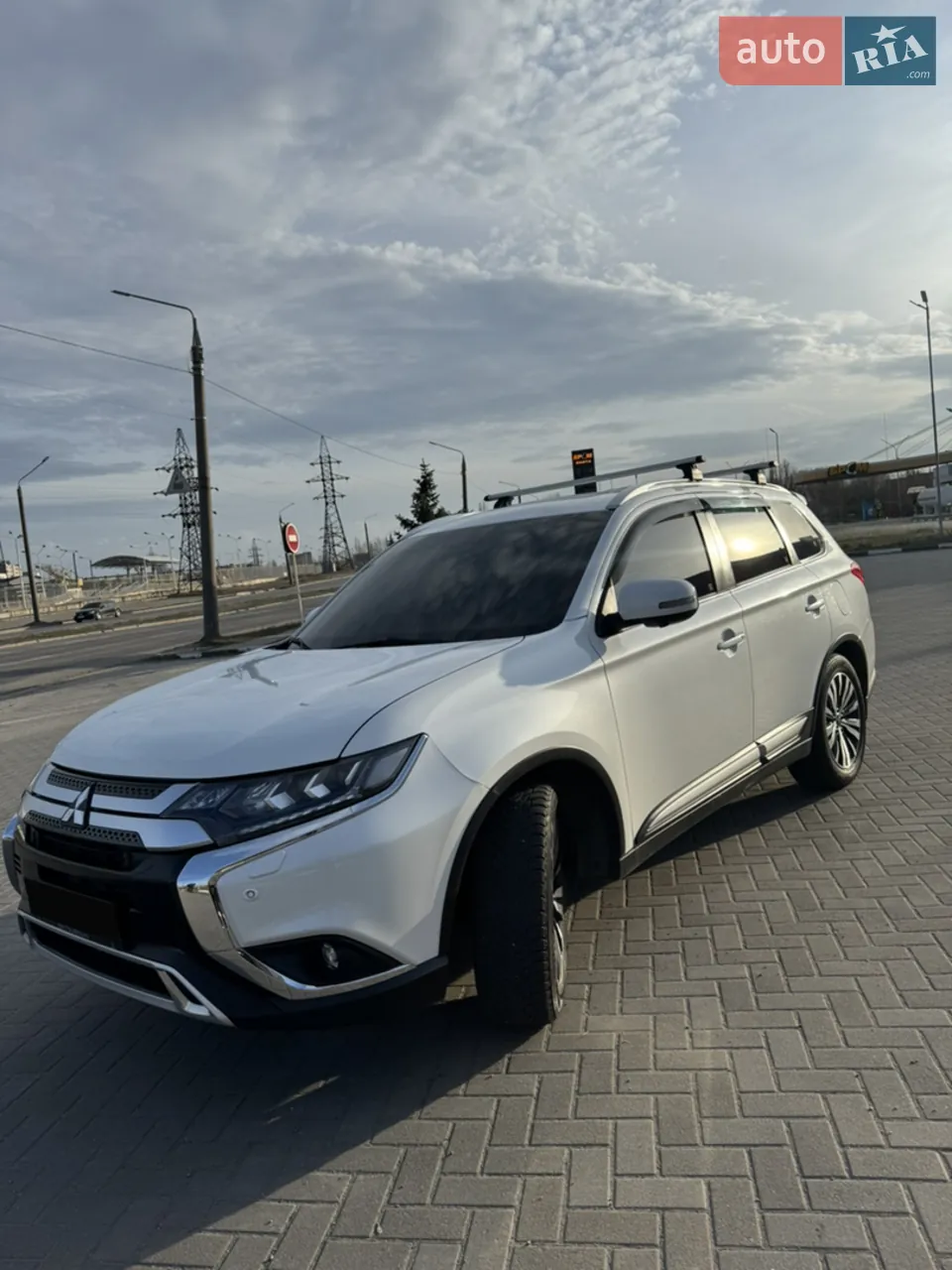 Mitsubishi Outlander 2020 photo 2