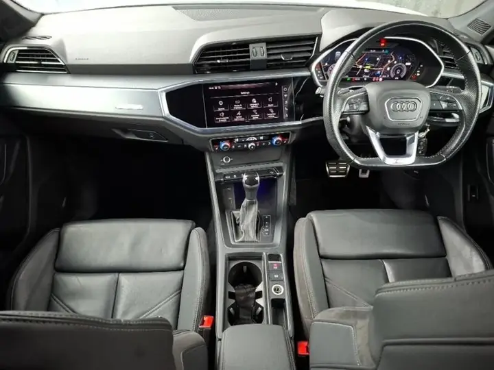 Audi Q3 2020 photo 2