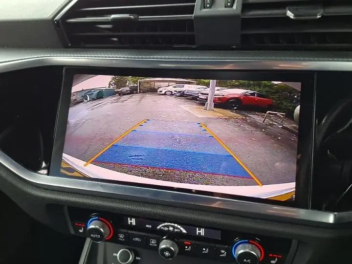 Audi Q3 2020 photo 4