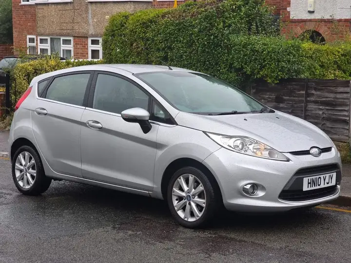 Ford Fiesta 2010 photo 4