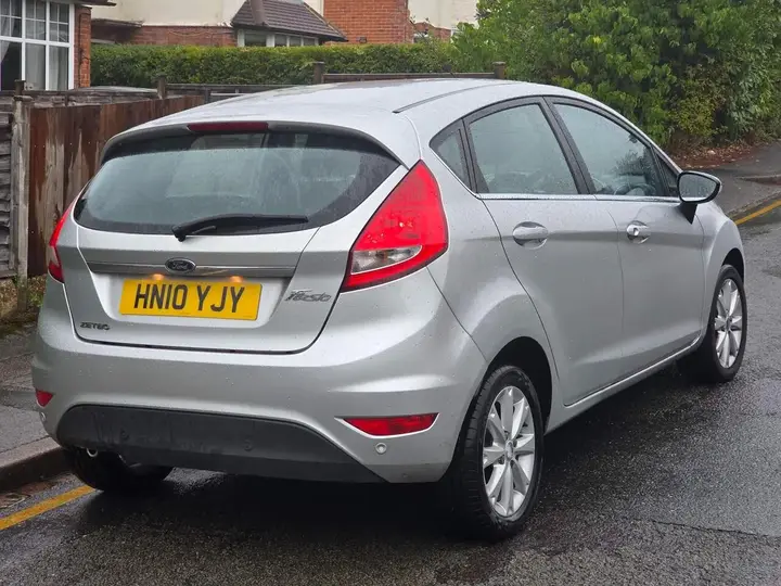Ford Fiesta 2010 photo 3