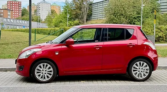 Suzuki Swift 2011 photo 2