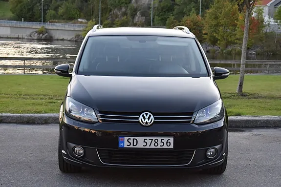 Volkswagen Touran 2012 photo 3
